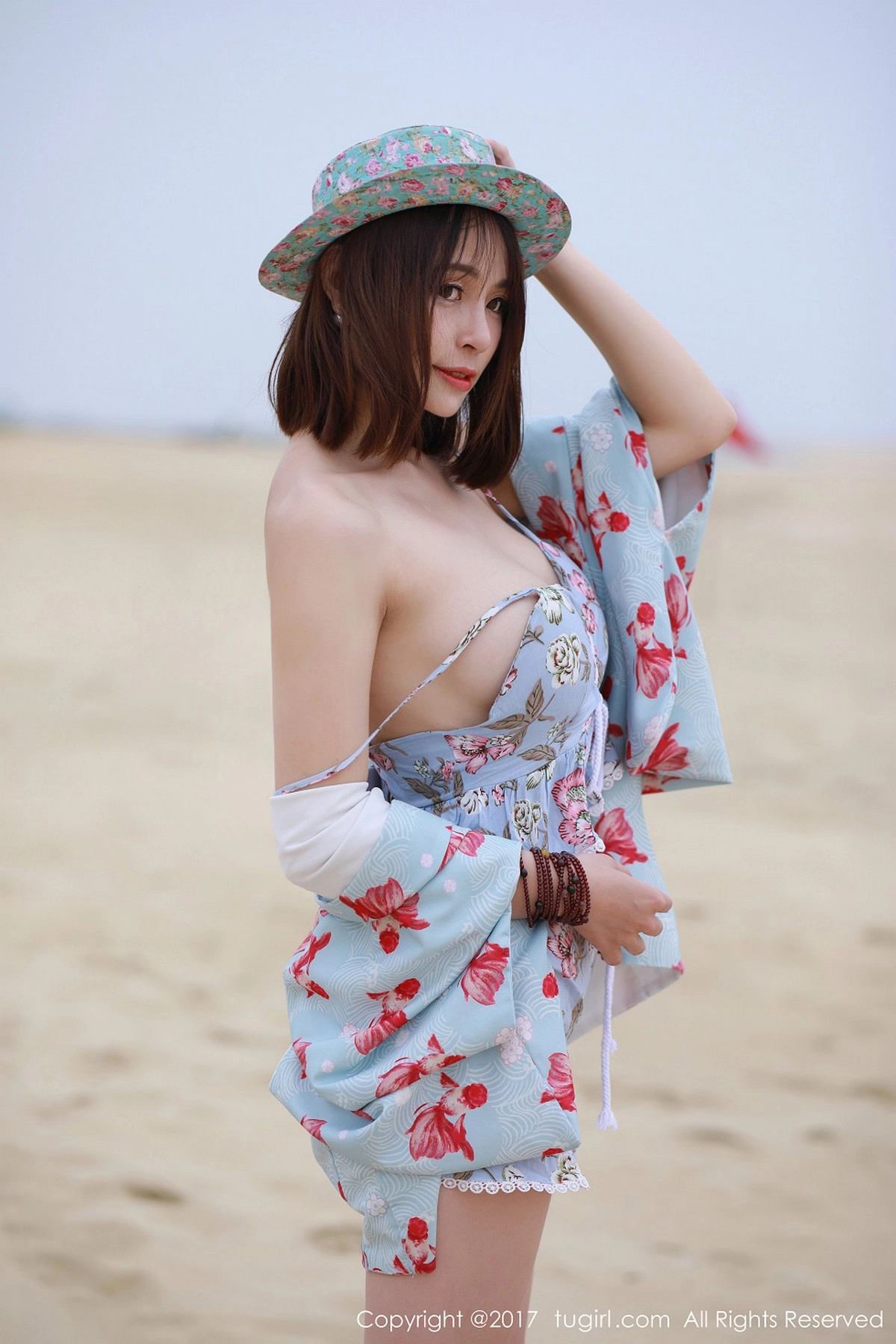 嫩模奈奈Fox海边沙滩性感比基尼系列秀完美身材傲人美胸写真55P-第1章-图片1