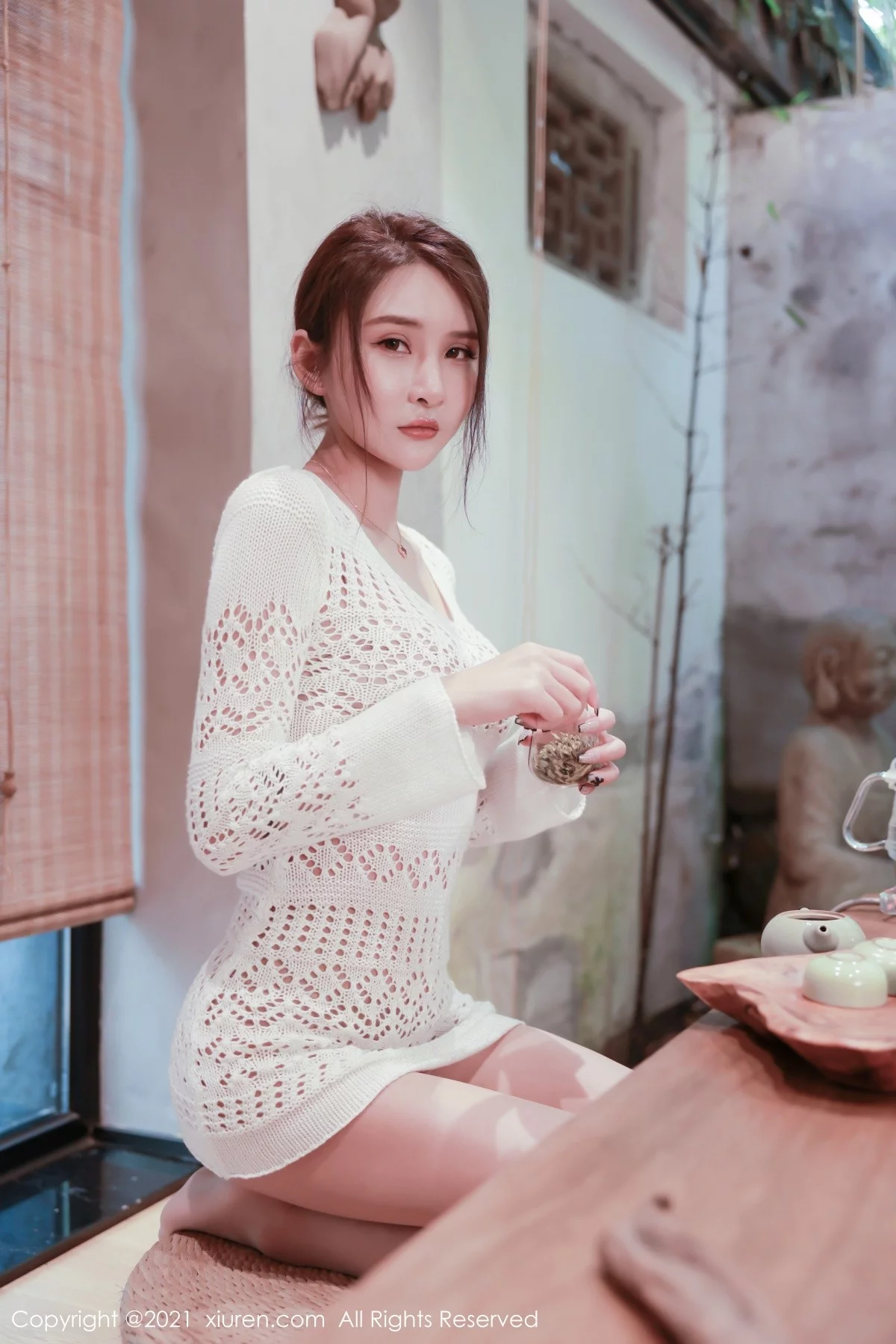 嫩模Emily尹菲茶室主题半脱露薄透内衣秀豪乳翘臀诱惑写真47P-第1章-图片3