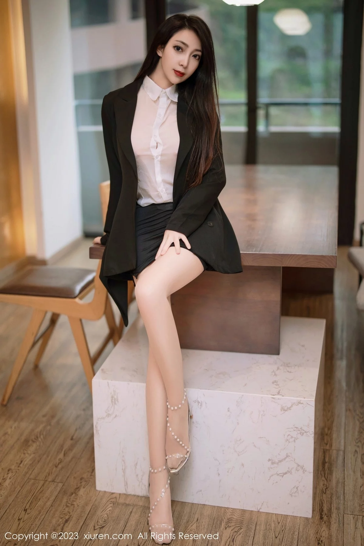 模特娇喘JC性感薄透白T配黑色短裙露超薄肉丝秀翘臀诱惑写真65P-第1章-图片1