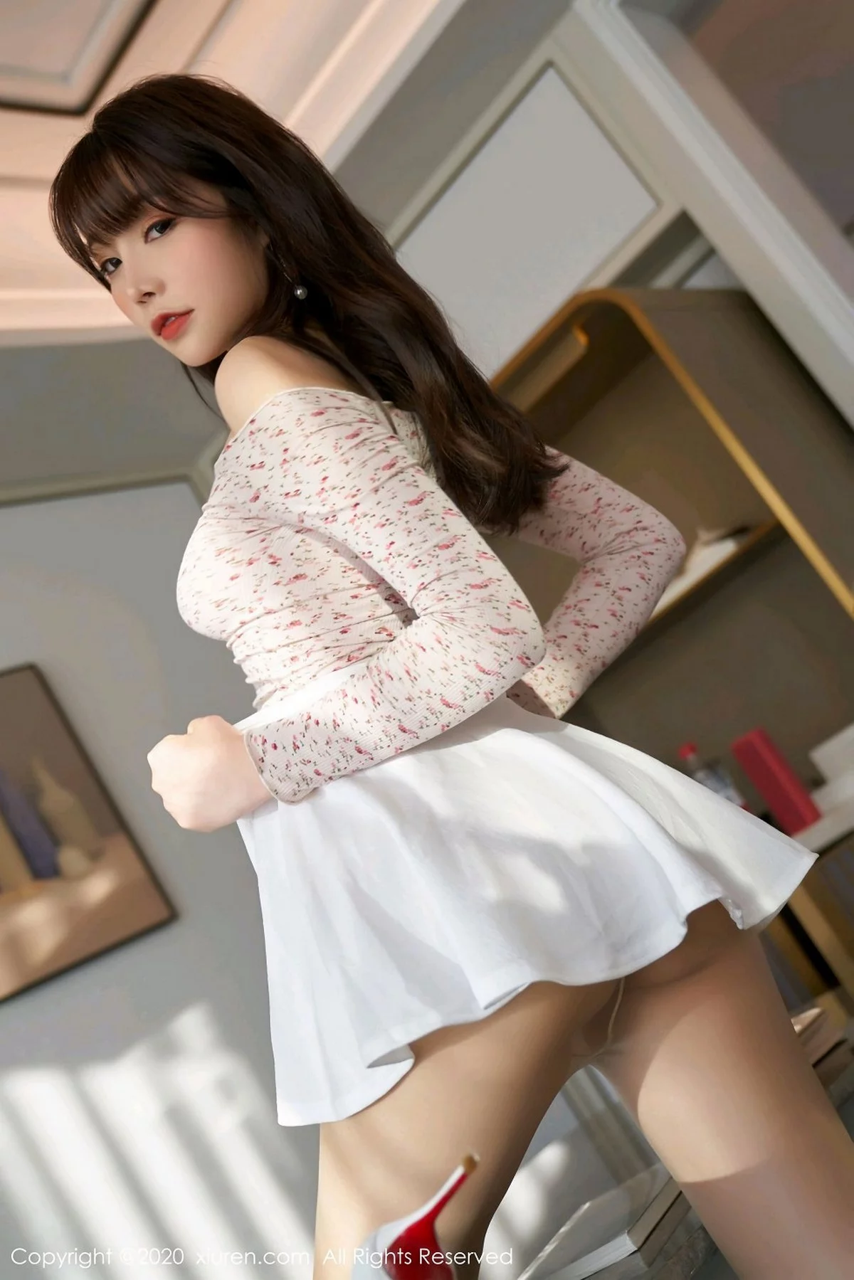 女神芝芝Booty私房草莓服饰配超薄肉丝裤袜秀完美身材诱惑写真83P-第1章-图片1