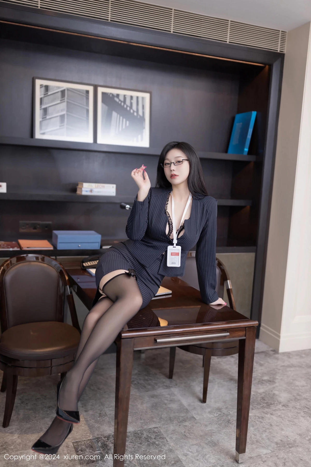 模特安然anran性感OL制服露黑色蕾丝内衣配黑丝袜惹火诱惑写真80P-第1章-图片3