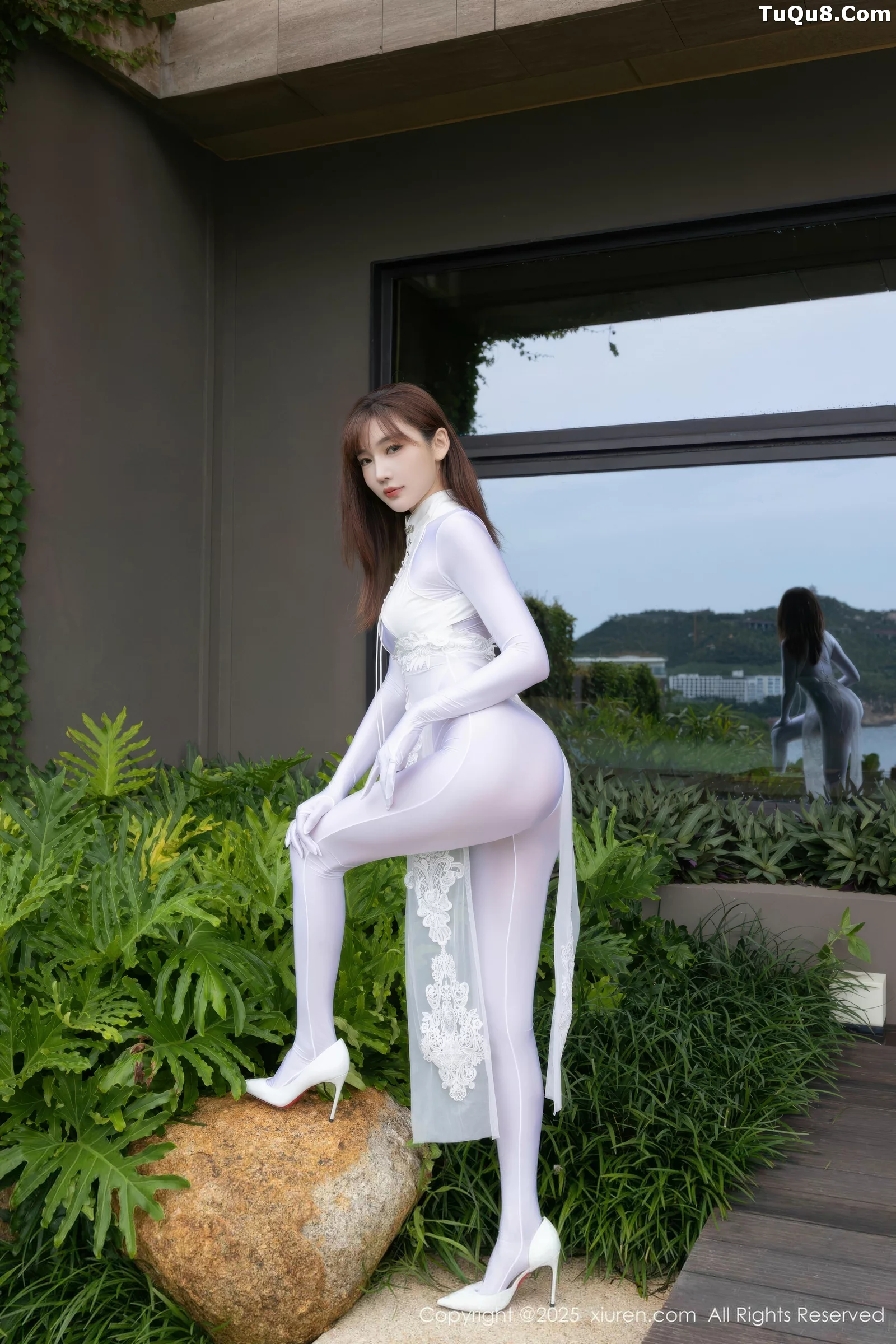 模特陆萱萱性感白色情趣旗袍露白色连体衣秀完美身材诱惑写真80P-第1章-图片4