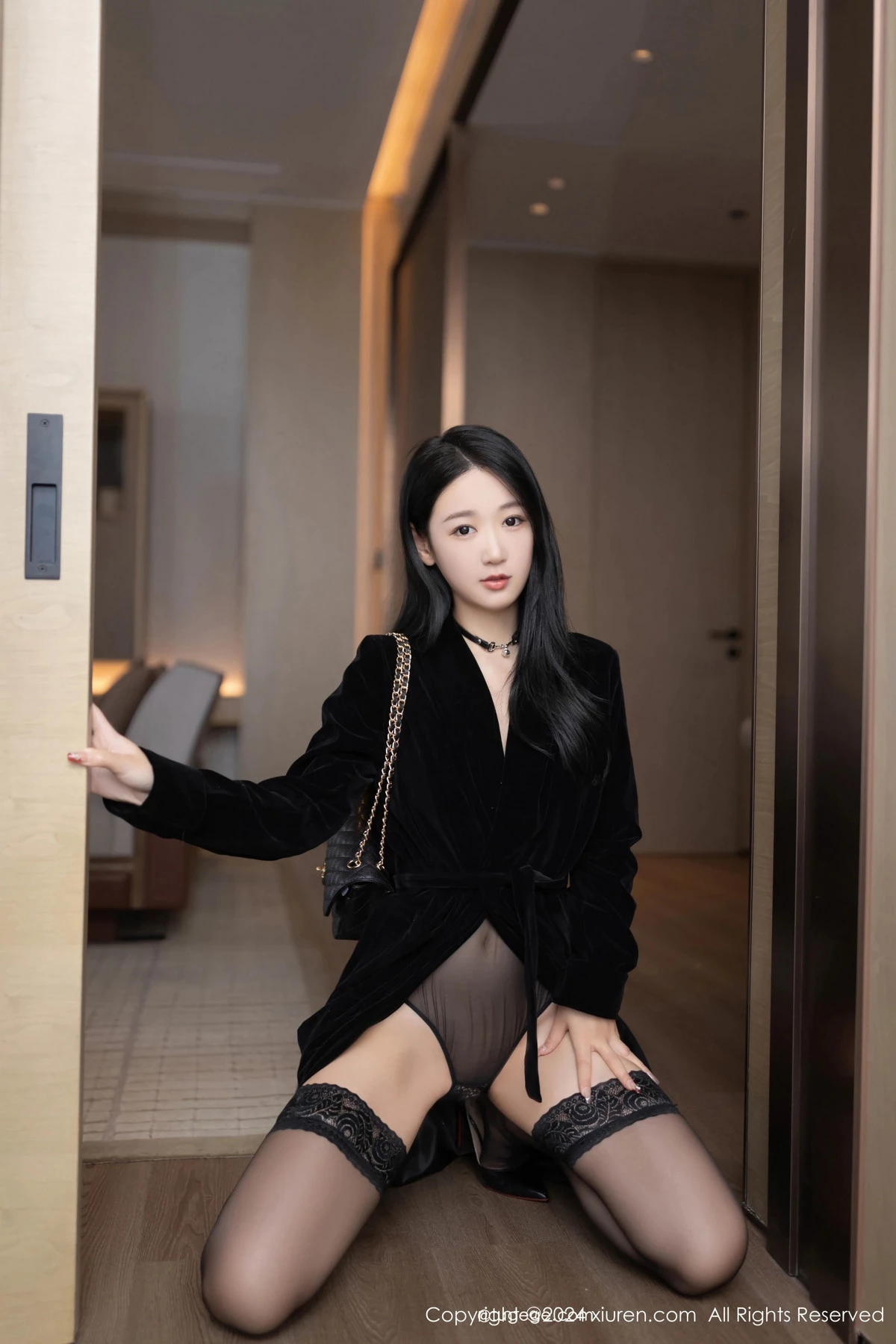 模特唐安琪黑色外衣露性感黑色薄纱连体衣配黑丝袜极致魅惑写真81P-第1章-图片2