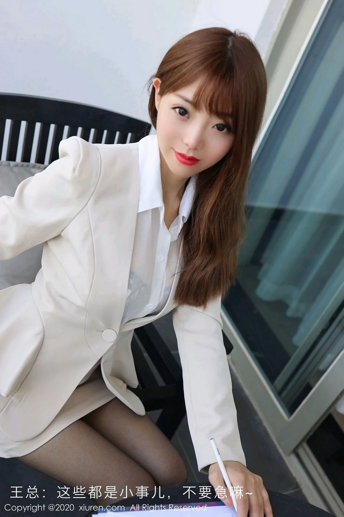 嫩模余贝拉bella三亚旅拍职场制服主题黑丝裤袜秀翘臀诱惑写真54P-第1章-图片3