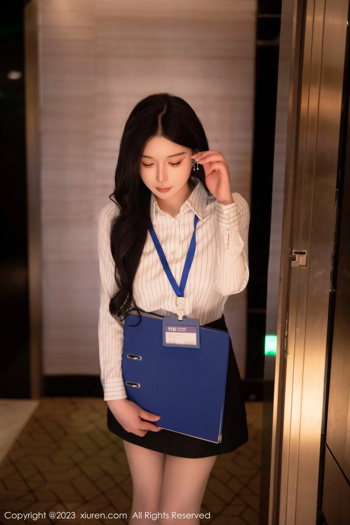 模特林珊珊性感白T配黑短裙露浅黄色内衣开档肉丝完美诱惑写真97P-第1章-图片2