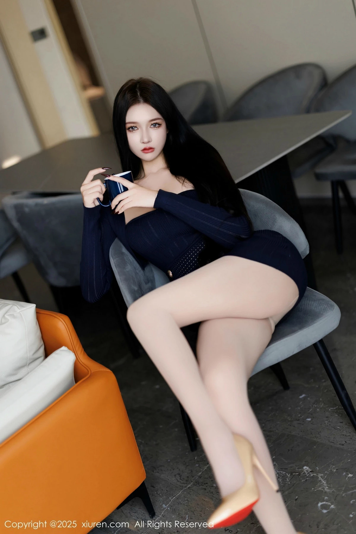 模特娜比性感深蓝服饰露黑色蕾丝内衣配超薄肉丝秀美腿诱惑写真90P-第3章-图片1