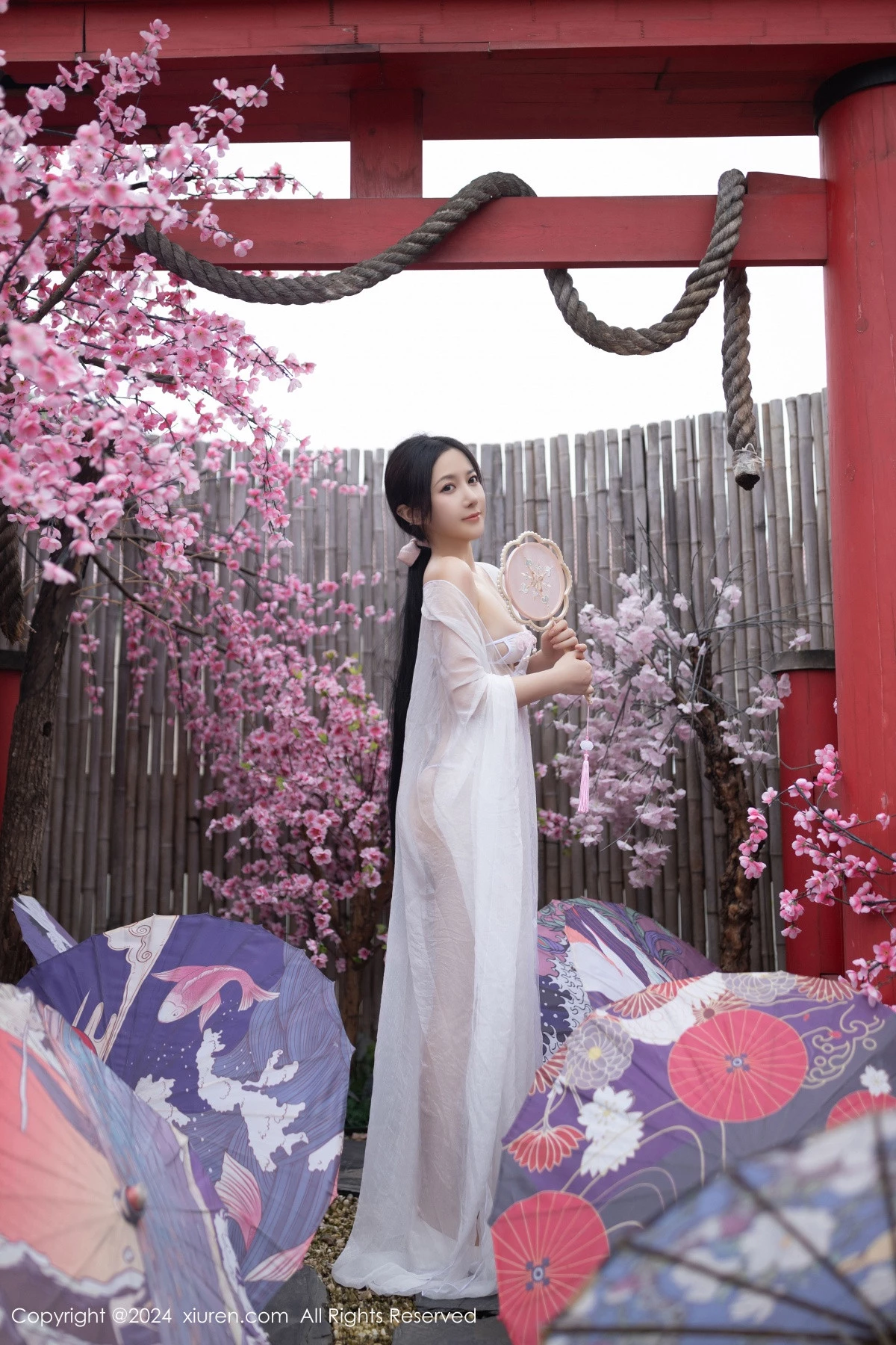 模特鱼子酱Fish性感白色轻透连衣裙露白色情趣内衣迷人诱惑写真80P-第1章-图片1