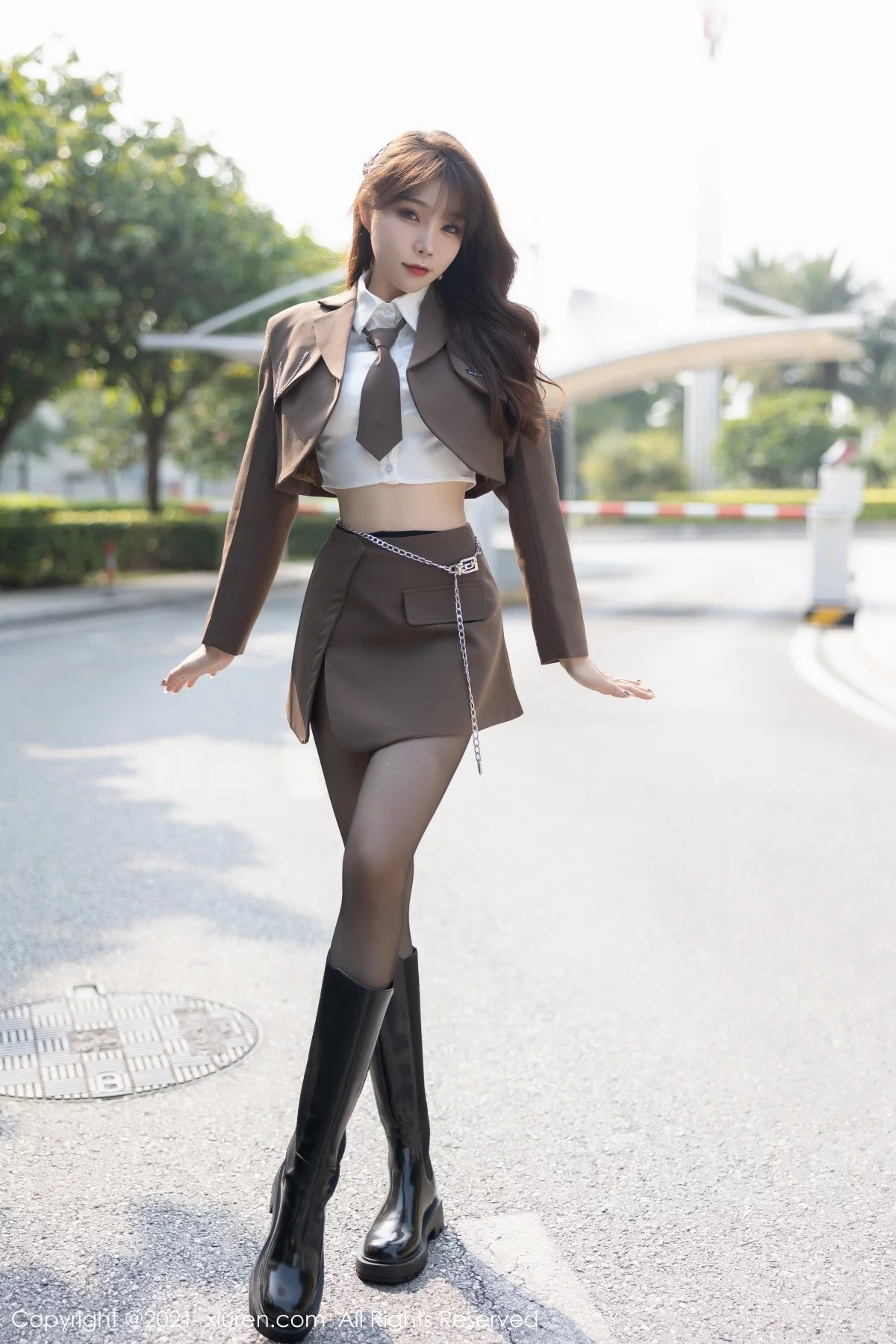 女神芝芝Booty情趣调教白衬衣下性感内衣配黑丝裤袜诱惑写真89P-第1章-图片1