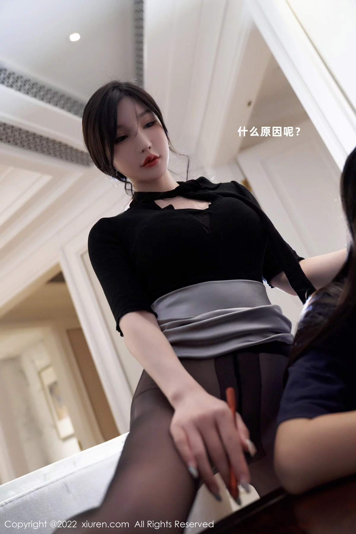 女神周于希Sally黑上衣配浅色短裙露超薄闪亮黑丝极致魅惑写真89P-第1章-图片2