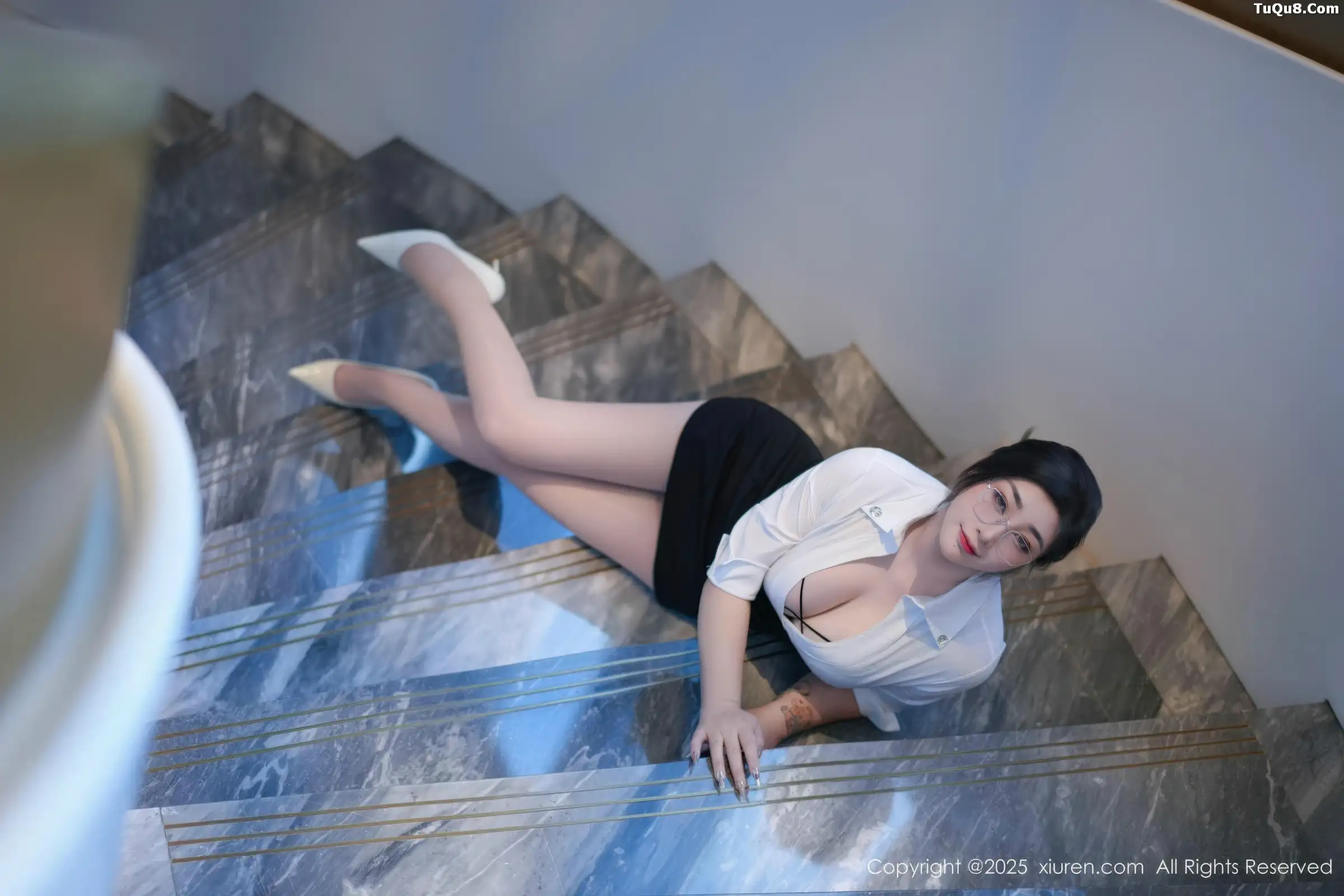 女神妲己_Toxic性感白色衬衫露黑色内衣秀丰满身材诱惑写真80P-第4章-图片1
