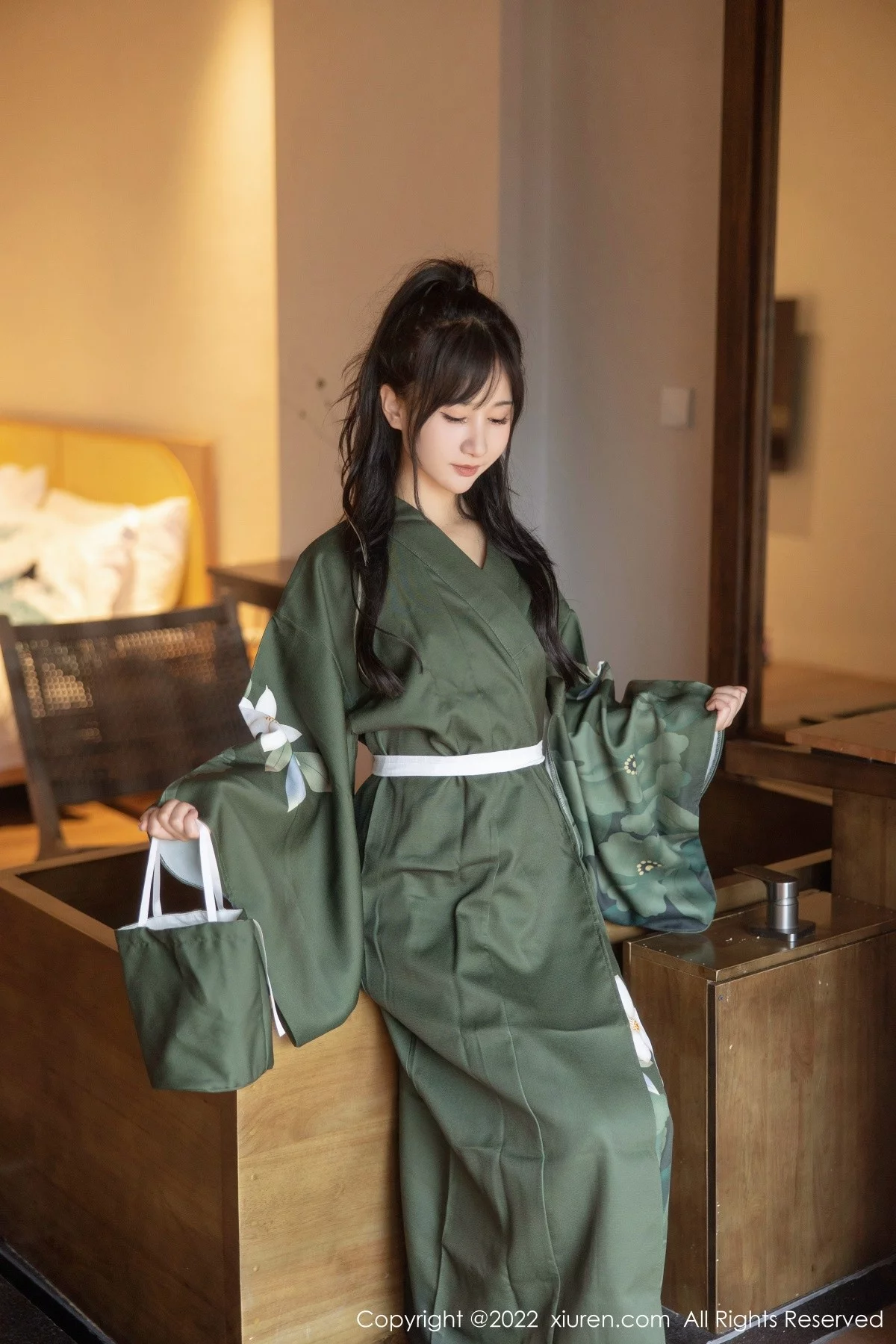 女神小果冻儿大理旅拍私房暗绿色真空和服秀完美身材诱惑写真85P-第1章-图片2