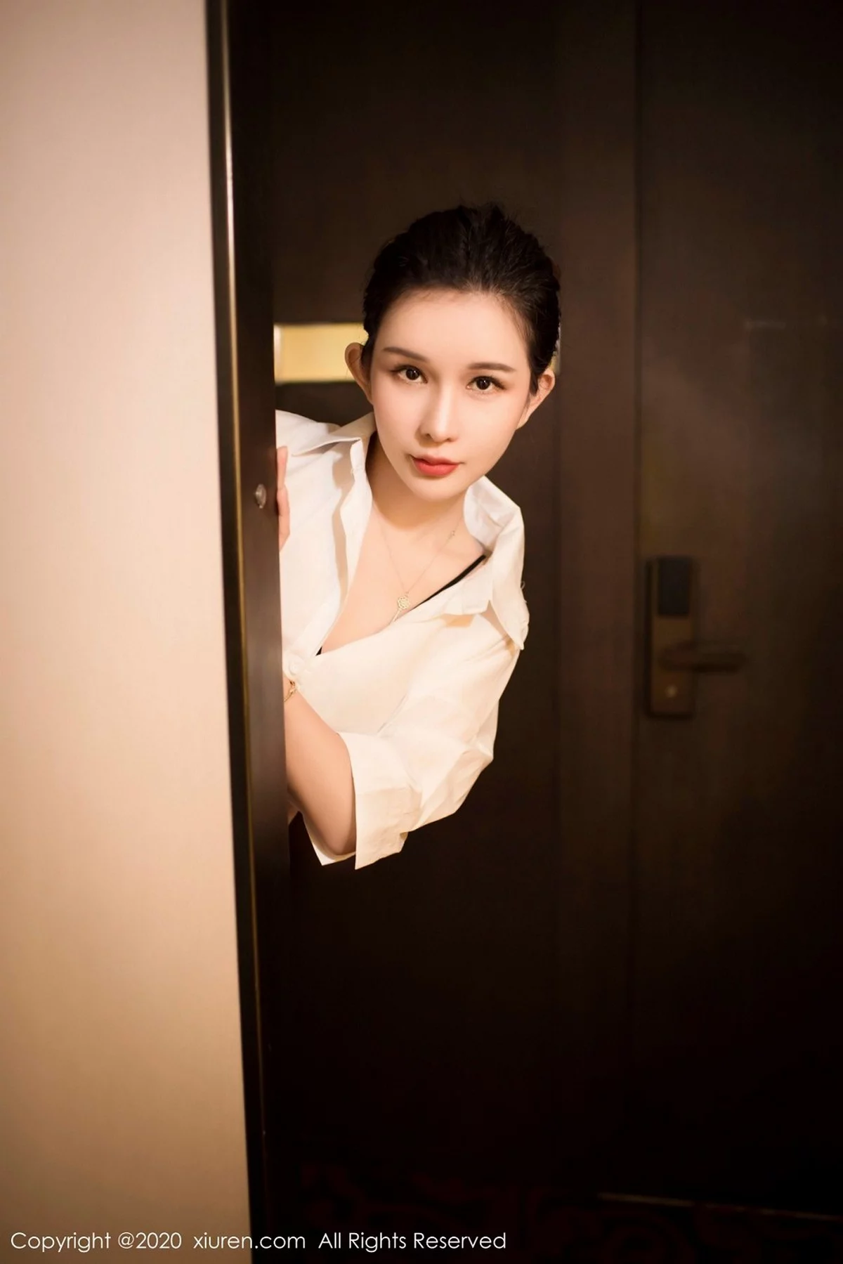 女神张雨萌私房浴缸性感真空白色衬衫湿身秀惹火身材诱惑写真46P-第1章-图片3