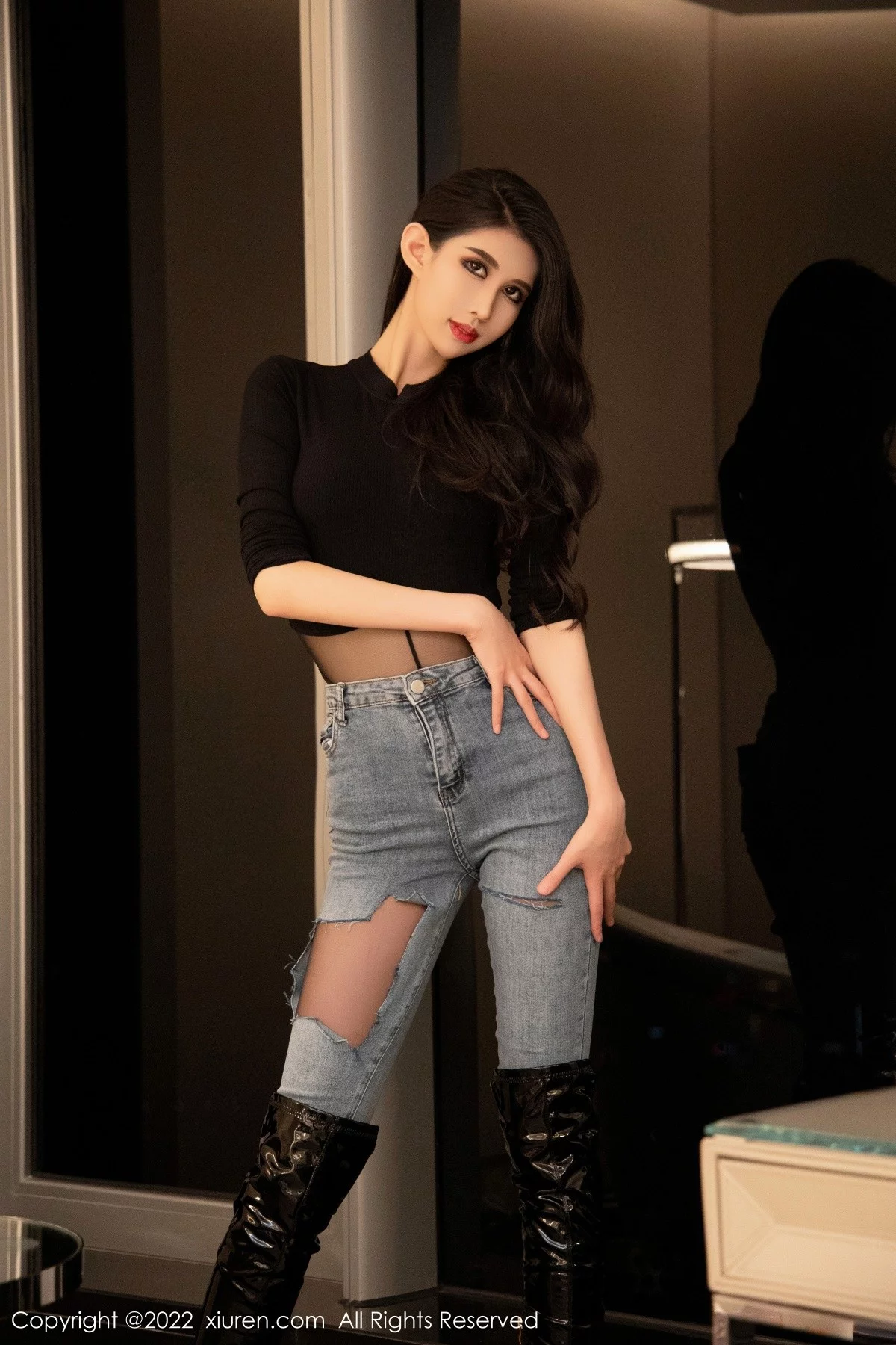 模特葛征西双版纳旅拍黑色服饰配牛仔裤半脱露性感内衣诱惑写真53P-第1章-图片2