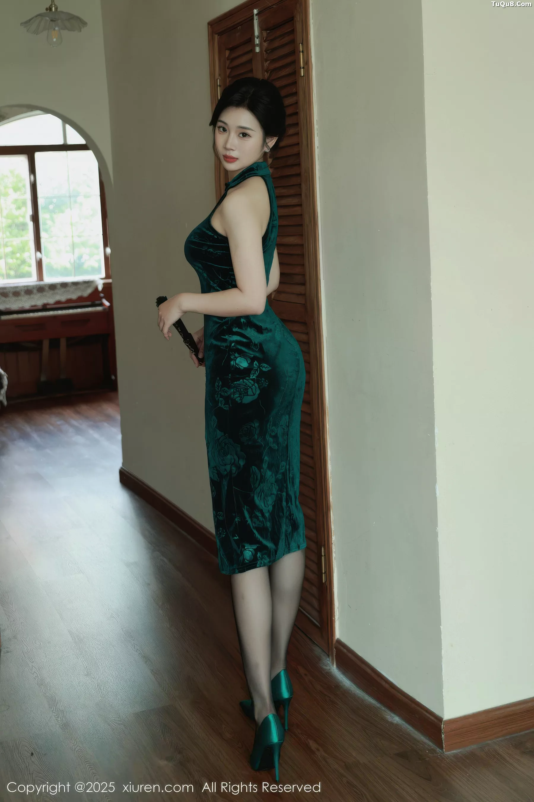 模特南乔性感墨绿色蕾丝内衣配超薄黑丝秀惹火身材撩人诱惑写真72P-第1章-图片3