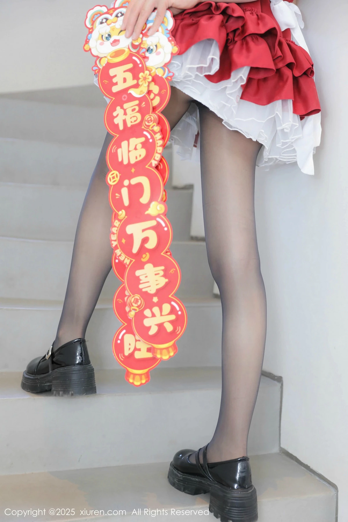 模特桃妖夭红色喜庆女仆服露红色内衣配超薄黑丝秀美腿诱惑写真87P-第5章-图片3
