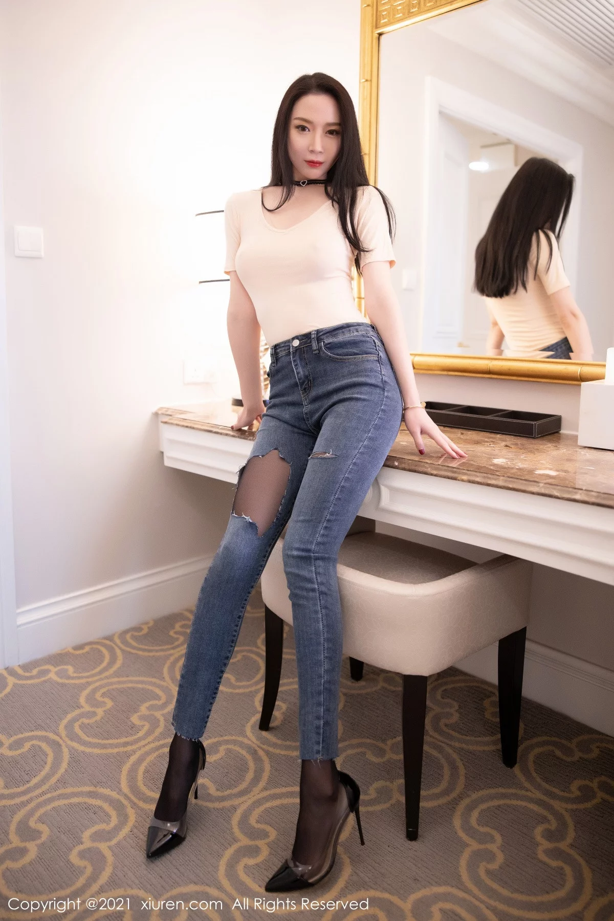 嫩模梦心月心愿旅拍私房脱紧身牛仔裤露黑丝裤袜极致魅惑写真98P-第1章-图片1