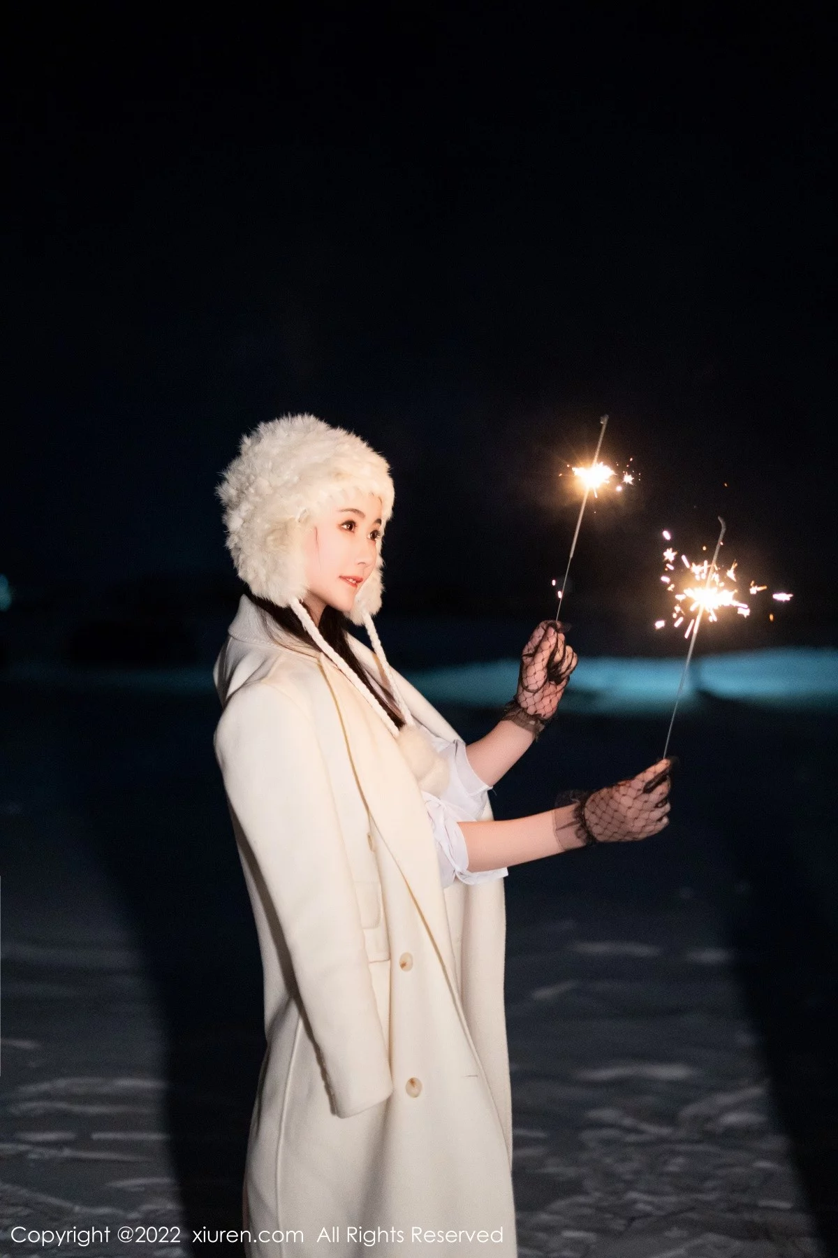 模特Summer宝宝脱白色毛衣露性感白色内衣吊带白丝诱惑写真40P-第1章-图片1