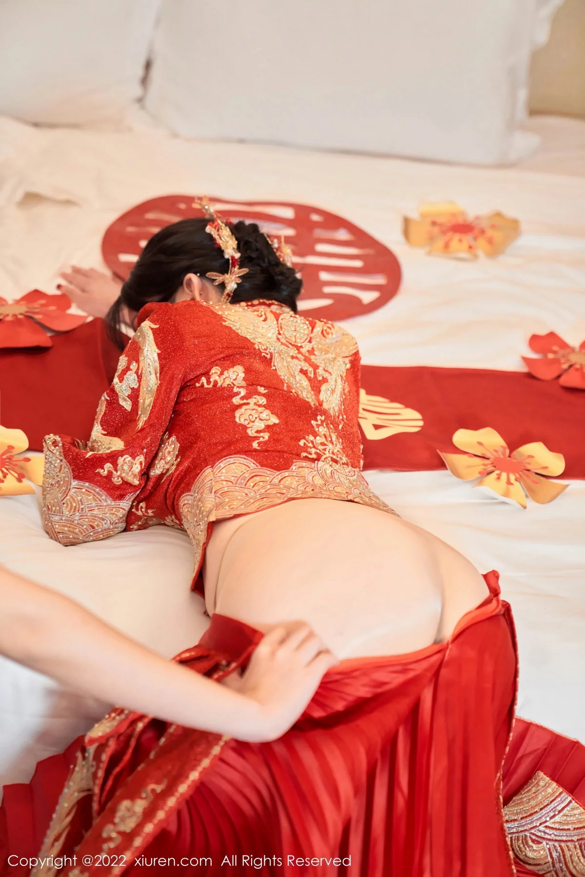 女神周于希Sally私房脱新娘装露红色蕾丝内衣超薄肉丝诱惑写真80P-第1章-图片2