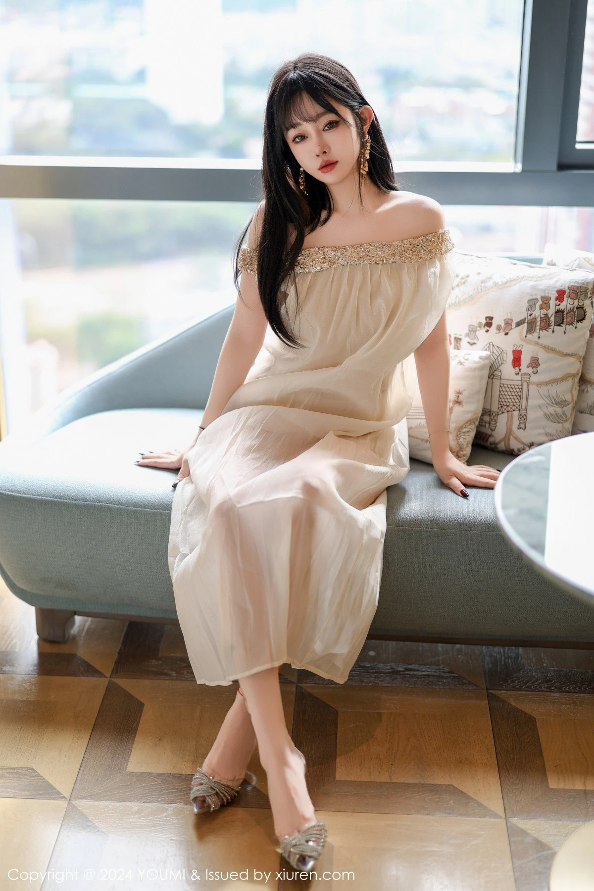 王雨纯-Vol.1110_女神王雨纯私房性感浅色轻透连衣长裙半撩秀丰满身材诱惑写真70P-第1章-图片1