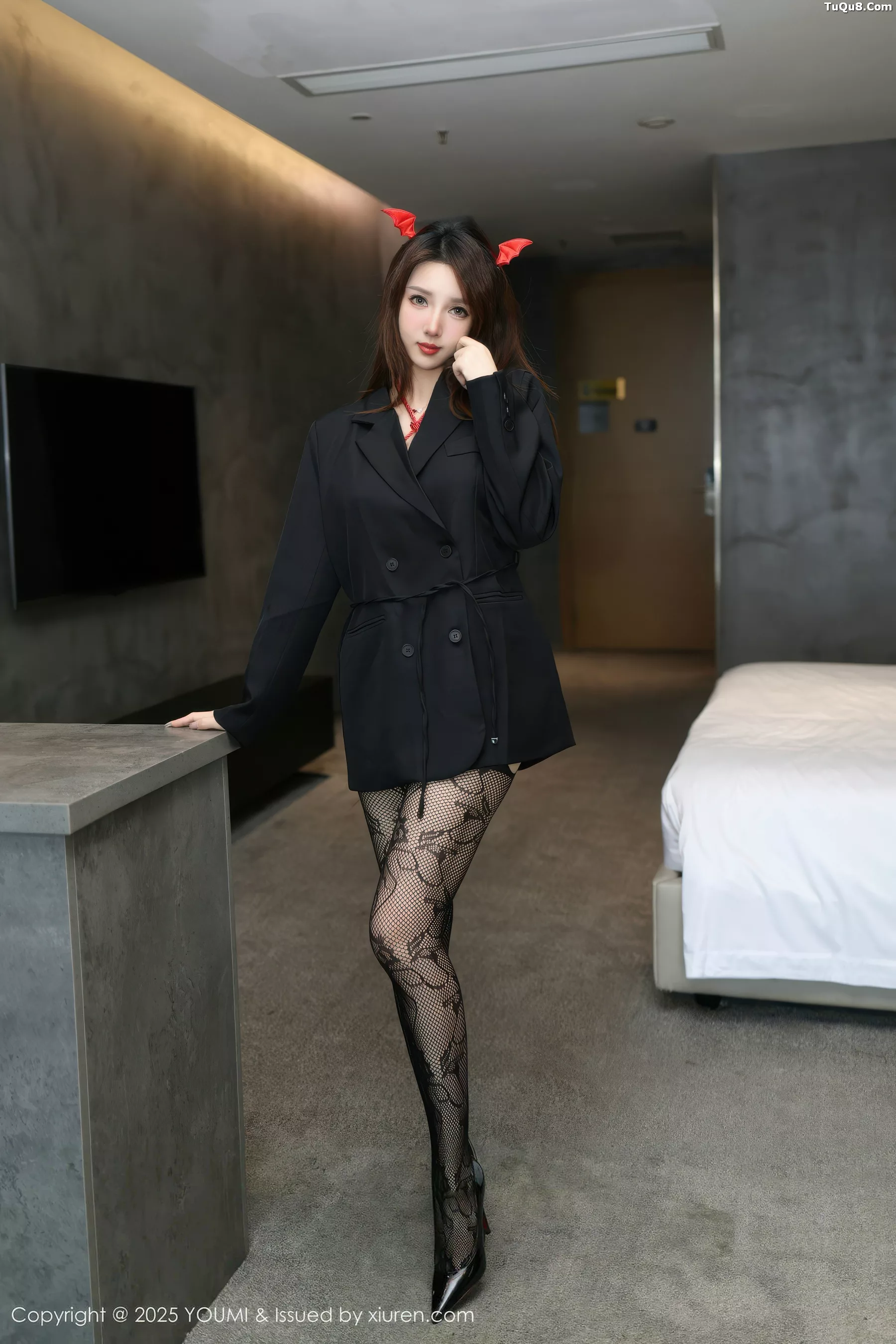 Twins-夭夭-Vol.1176_模特Twins-夭夭性感黑色情趣连体网袜秀惹火身材极致诱惑写真53P-第1章-图片1