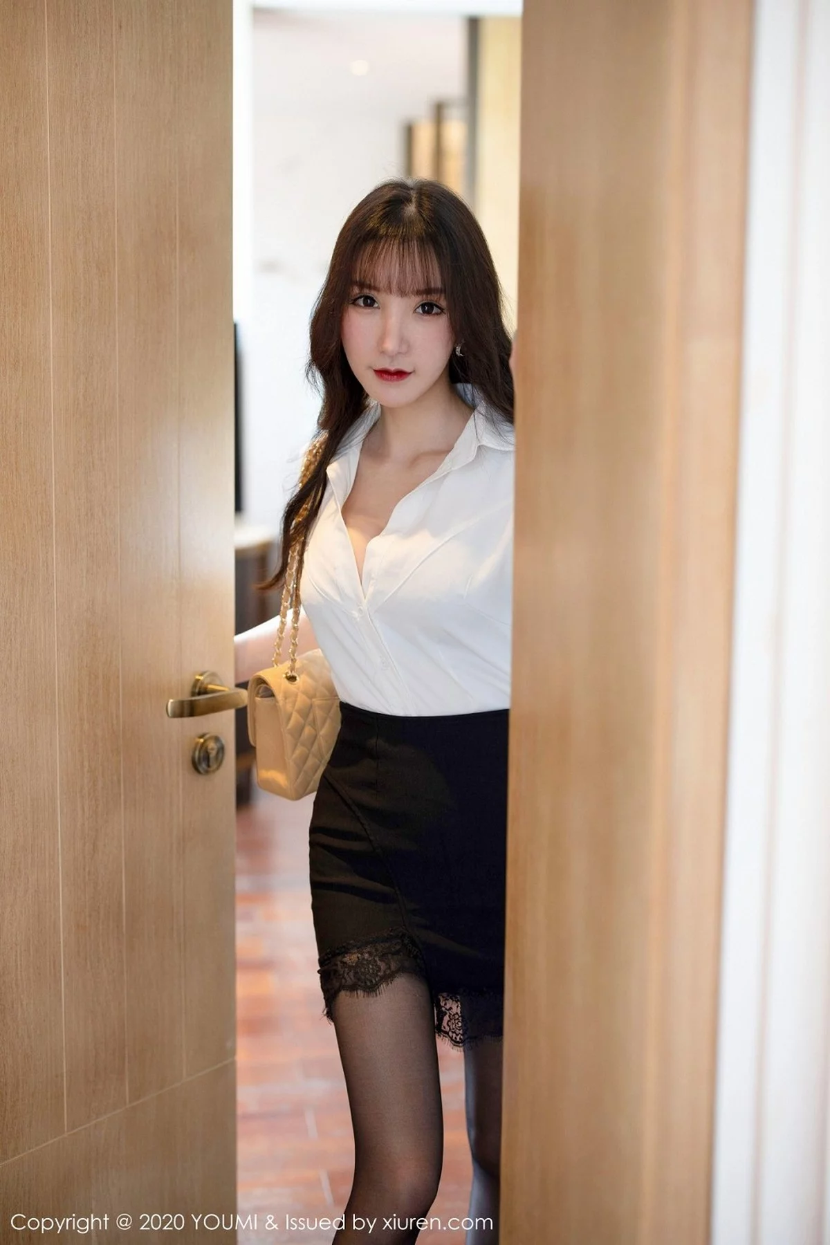 周于希-Vol.542_女神周于希Sandy西双版纳旅拍半脱露开档黑丝裤袜诱惑写真58P-第1章-图片2