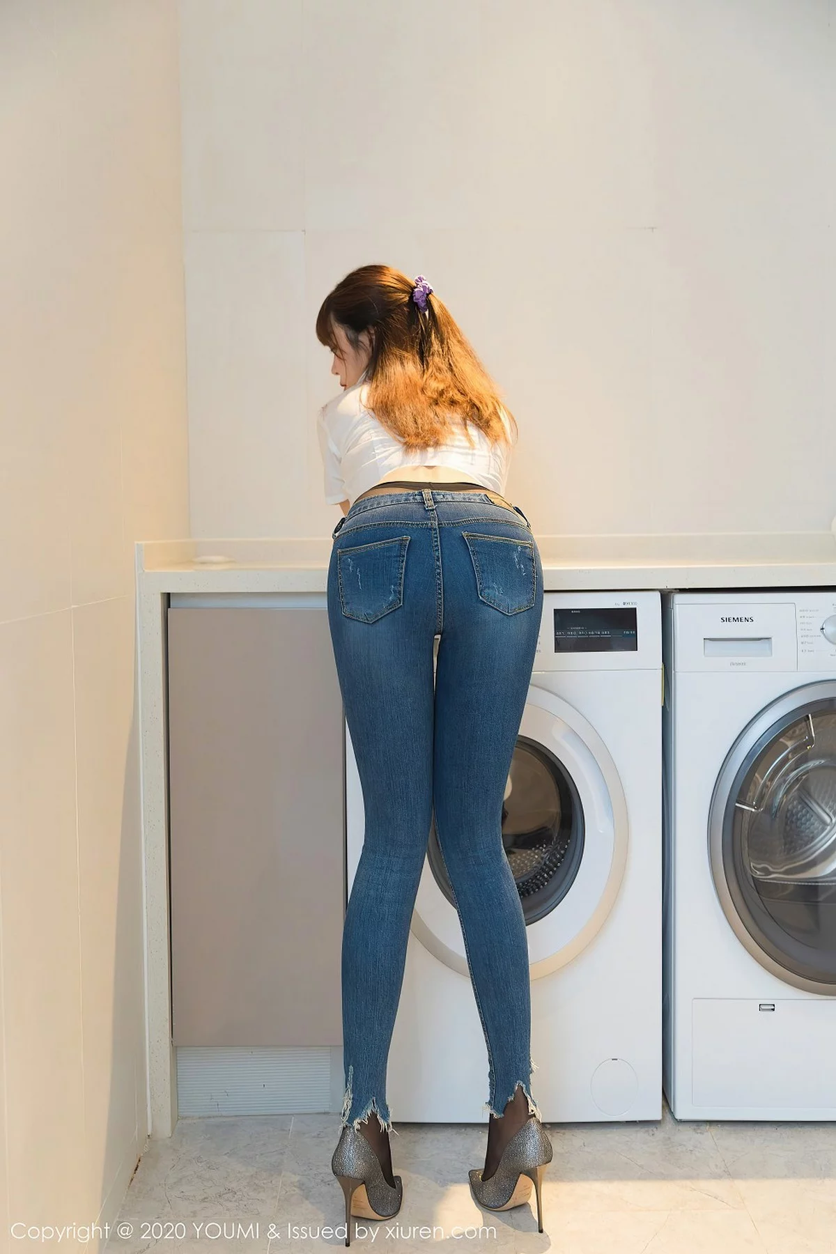 王雨纯-Vol.522_女神王雨纯经典白衬衫主题私房脱牛仔裤露黑丝裤袜魅惑写真90P-第1章-图片3