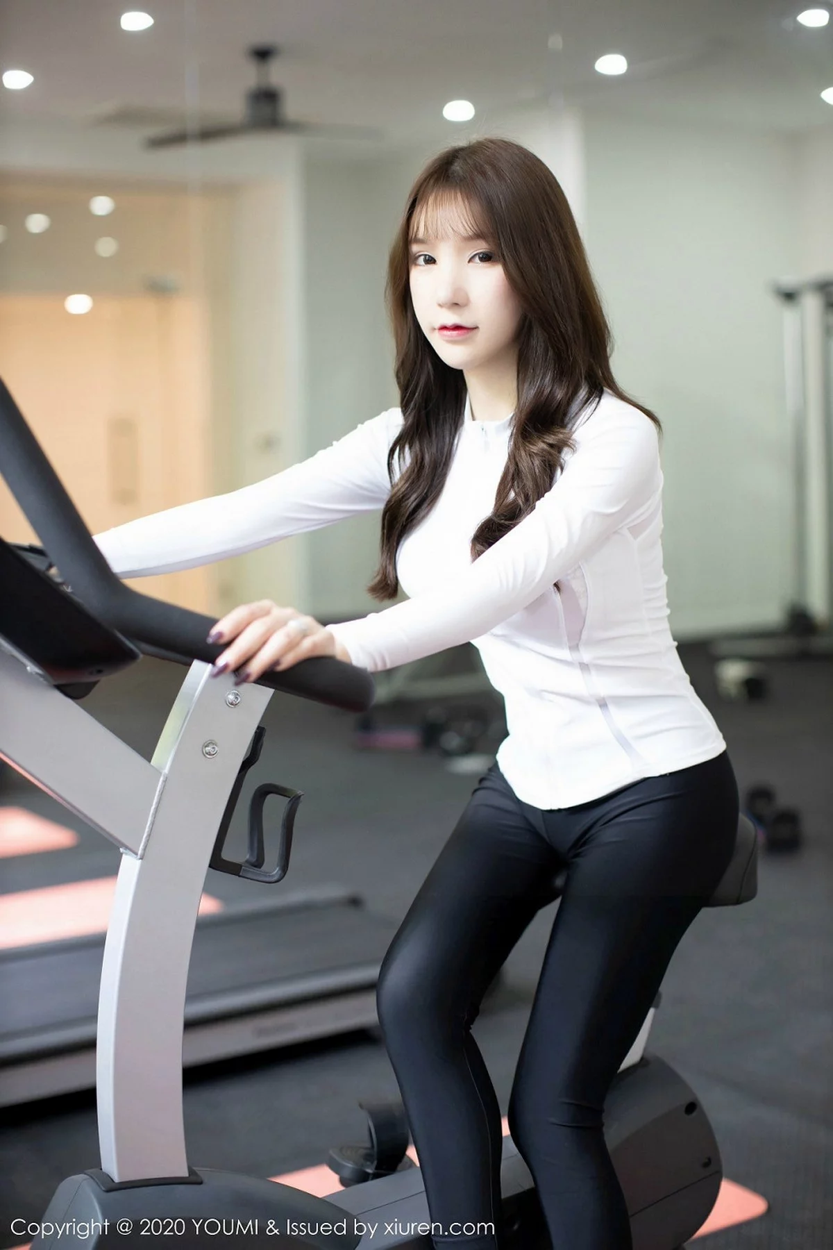 周于希-Vol.401_女神周于希Sandy普吉岛旅拍半脱紧身衣秀豪乳翘臀诱人写真62P-第1章-图片3