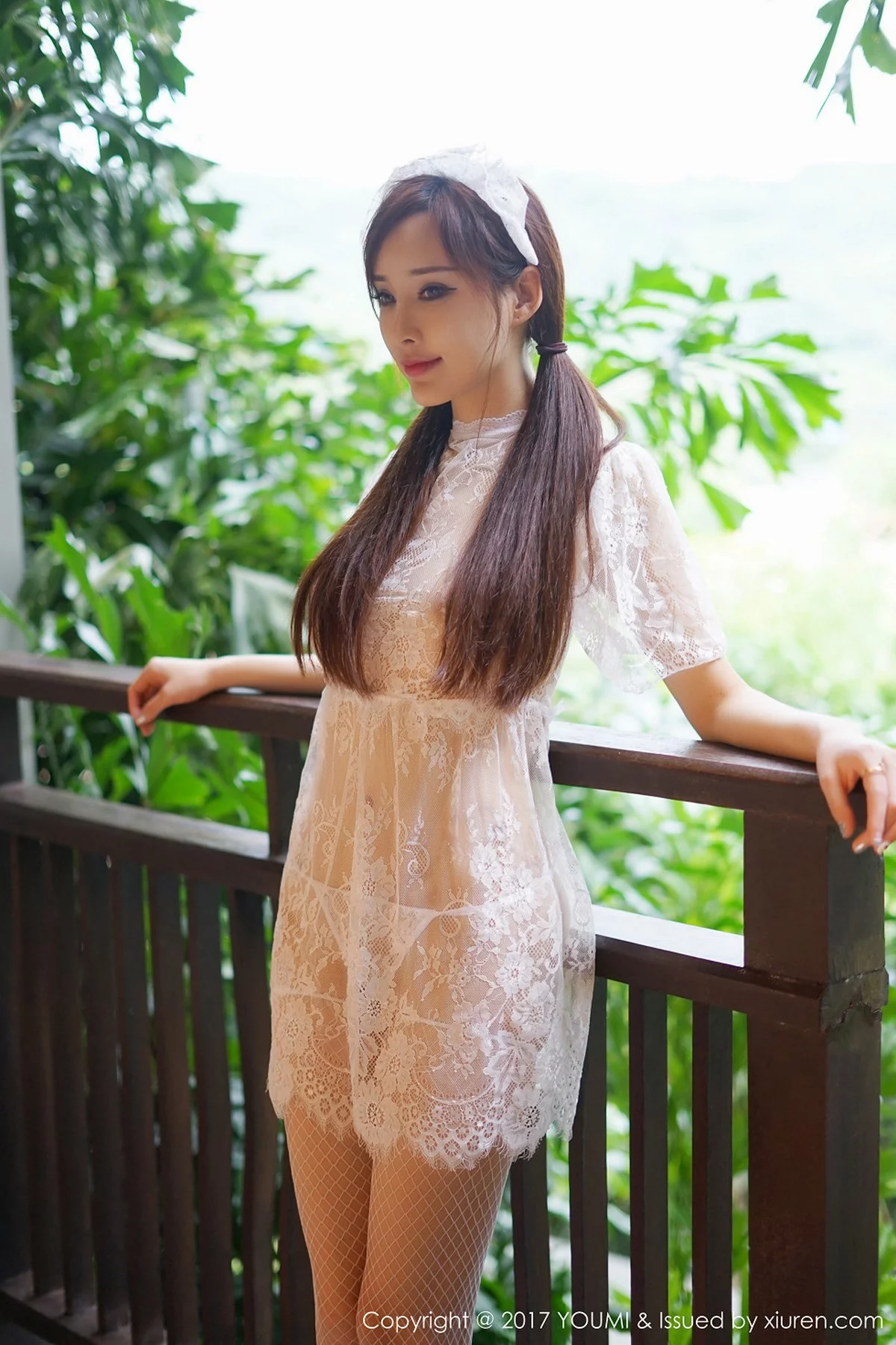 土肥圆矮挫穷-Vol.052_女神土肥圆矮挫穷普吉岛旅拍性感女仆装秀傲人豪乳诱惑写真40P-第1章-图片1