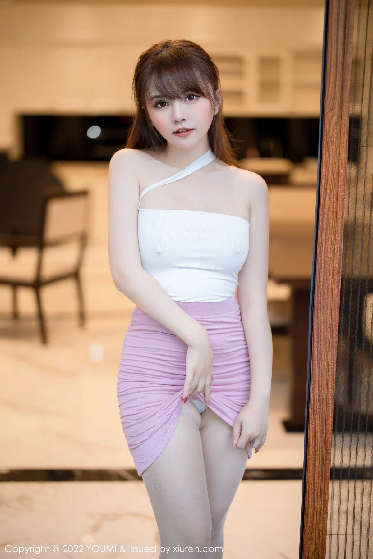 张思允-Vol.872_模特张思允Nice性感白色收身上衣配粉短裙秀完美身材诱惑写真70P-第1章-图片2