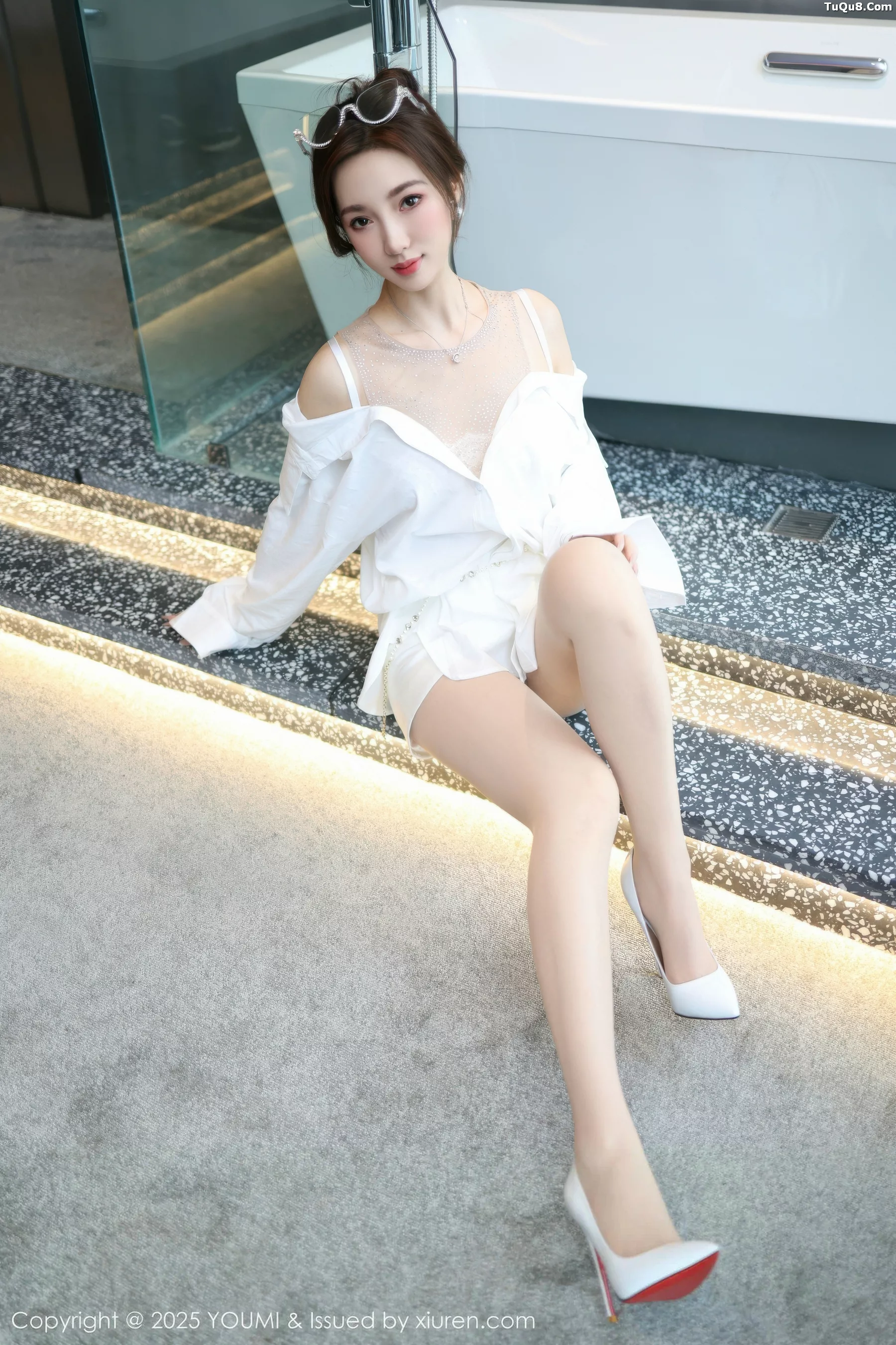 Twins-桃桃-Vol.1177_模特Twins-桃桃性感白色连衣短裙配白色丝袜秀曼妙身姿诱惑写真76P-第1章-图片2