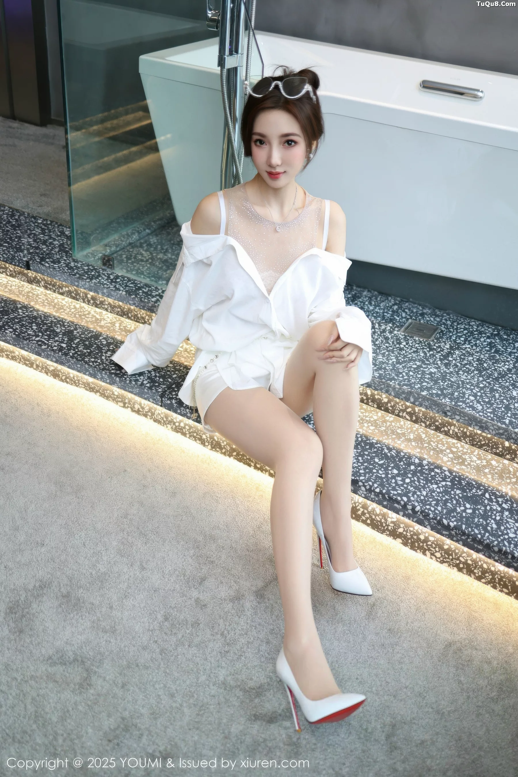 Twins-桃桃-Vol.1177_模特Twins-桃桃性感白色连衣短裙配白色丝袜秀曼妙身姿诱惑写真76P-第1章-图片4