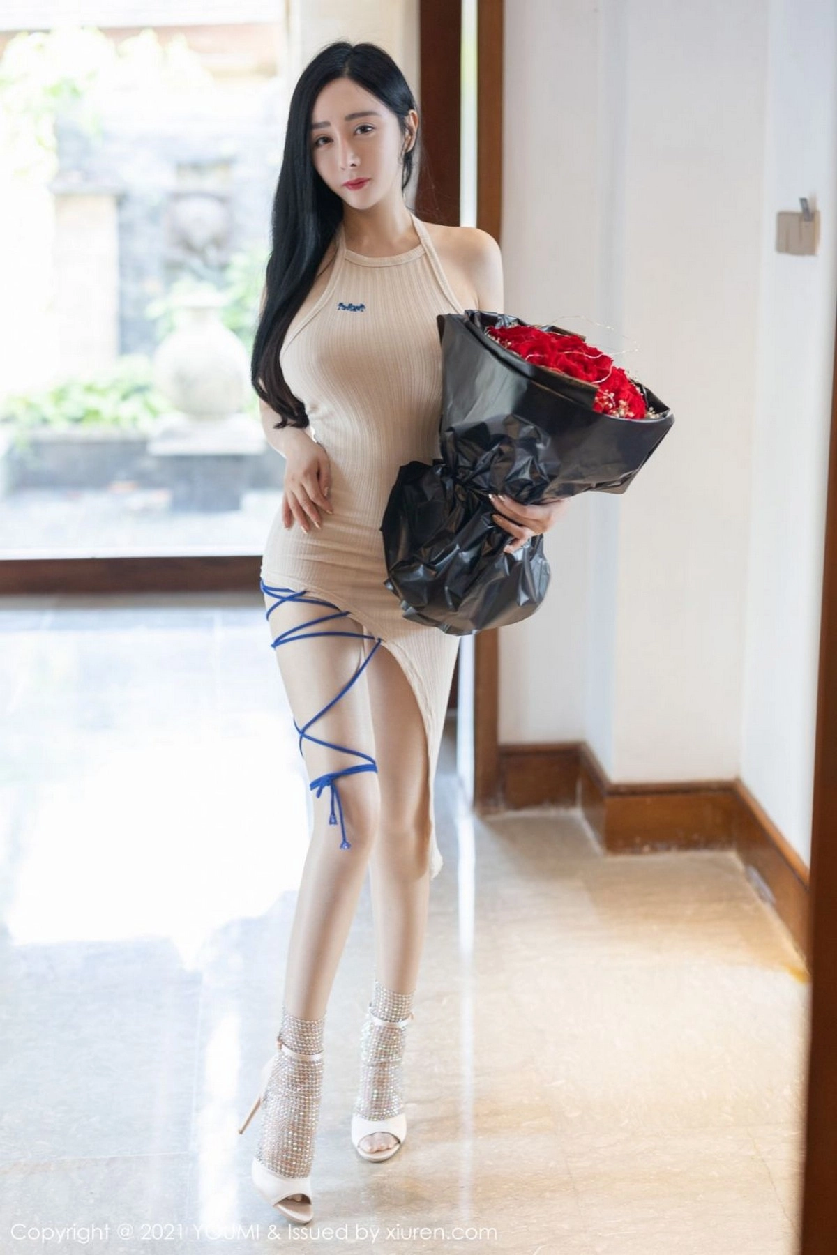 允爾-Vol.664_模特允爾西双版纳旅拍连身裙配无内肉丝秀豪乳翘臀诱惑写真54P-第1章-图片1