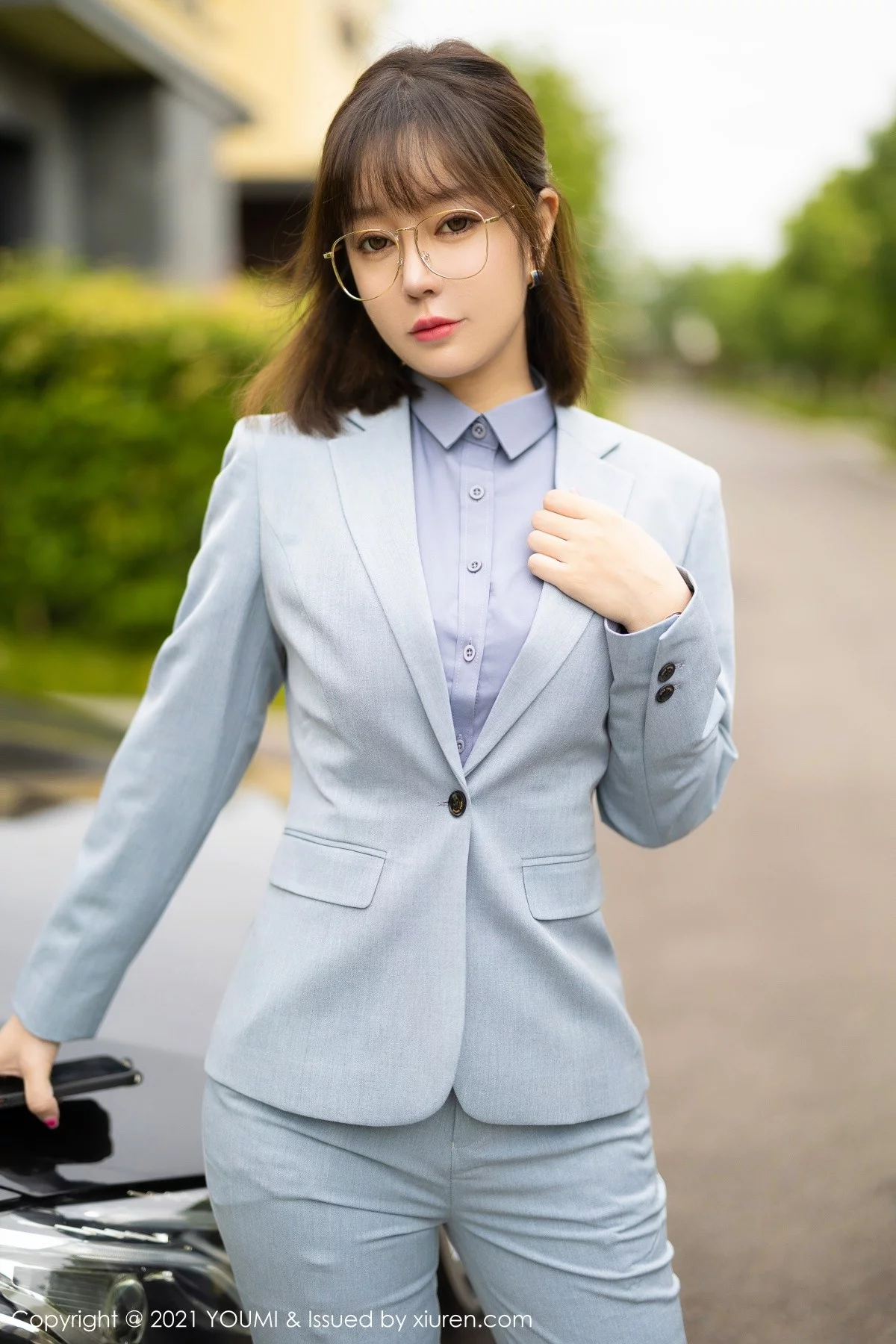 王雨纯-Vol.722_女神王雨纯成都旅拍眼镜OL主题半脱露蕾丝内衣完美诱惑写真65P-第1章-图片2