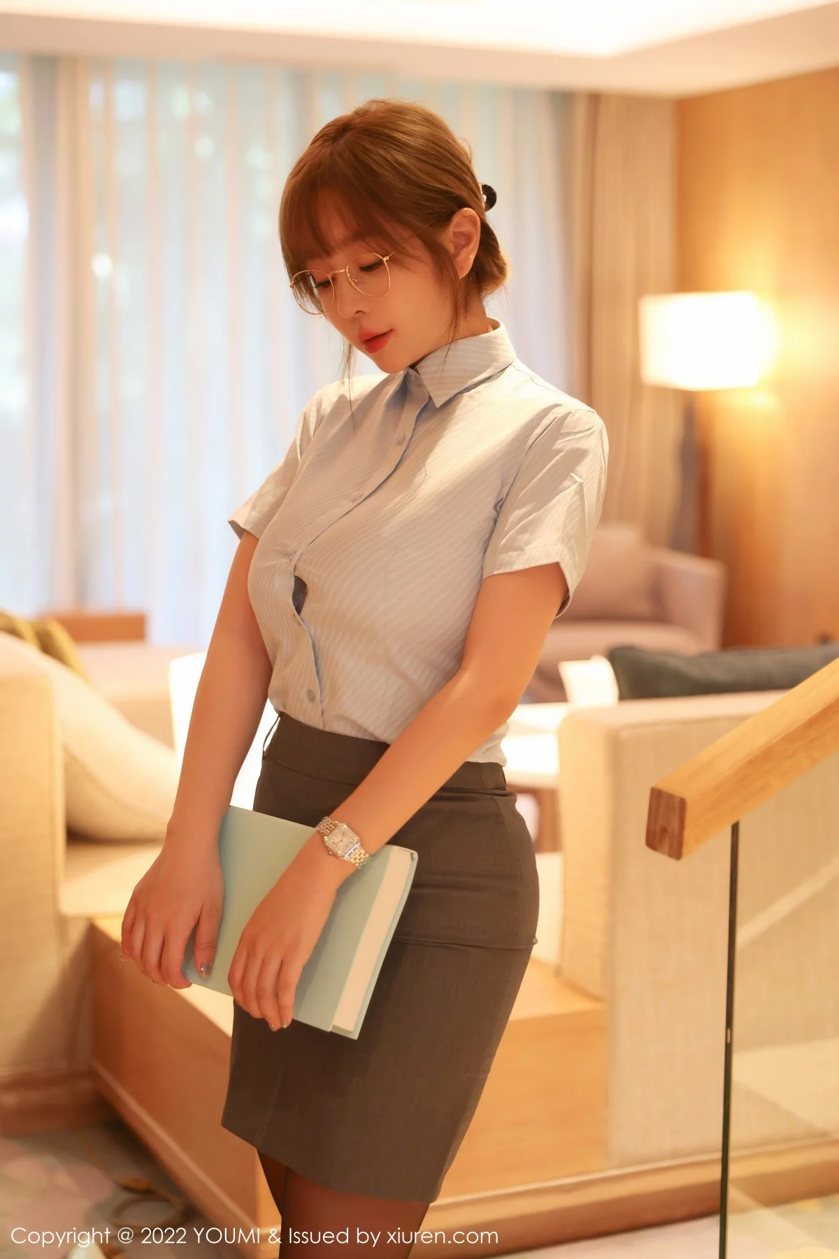 王雨纯-Vol.820_女神王雨纯万宁旅拍私房半脱露浅色蕾丝内衣配开档黑丝魅惑写真74P-第1章-图片3