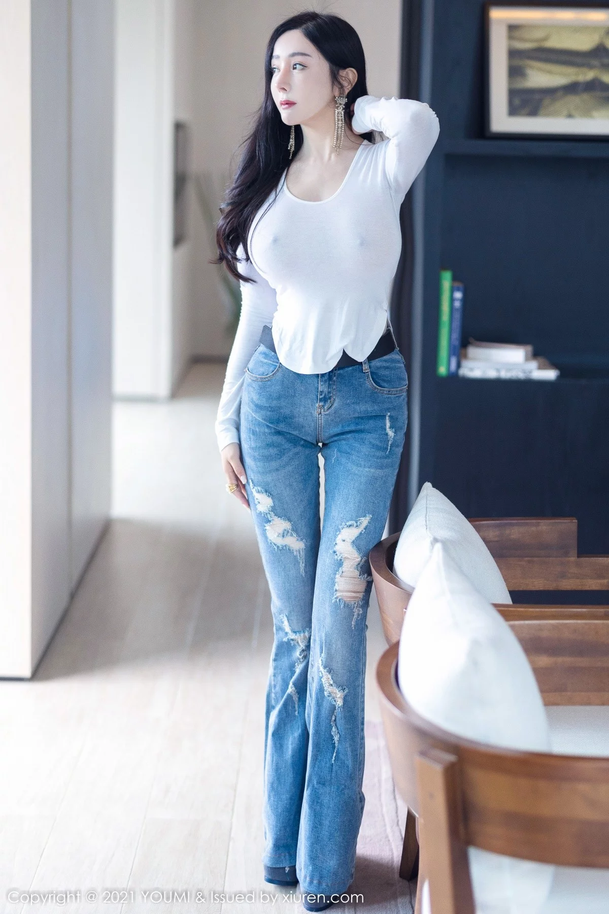 允爾-Vol.726_模特允爾私房白纱衣配牛仔裤半脱露豪乳真空激凸惹火诱惑写真68P-第1章-图片2